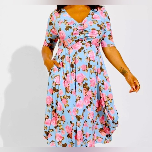 torrid Dresses & Skirts - Torrid Floral Print Midi Studio Knit Ruched Dress Blue sz 3
